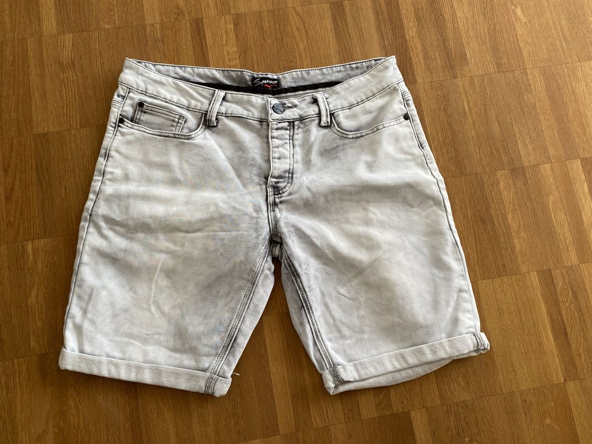 Jeans: Sommer Shorts Jeans Herren Gr. 30 – Usato da Subingen venduto da joa_988c