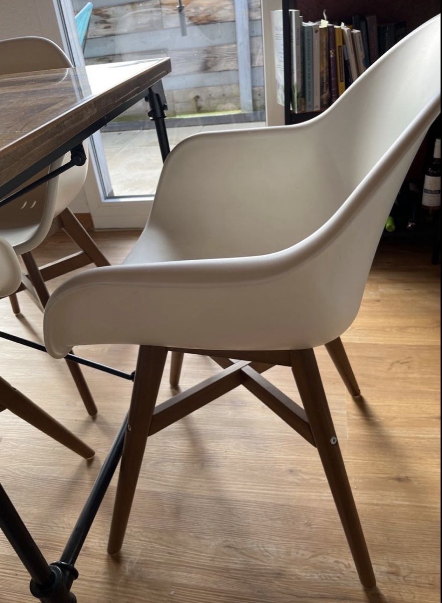 Chaises: Esszimmerstühle (4x) – D'occasion à Jegenstorf par vanisaem 1