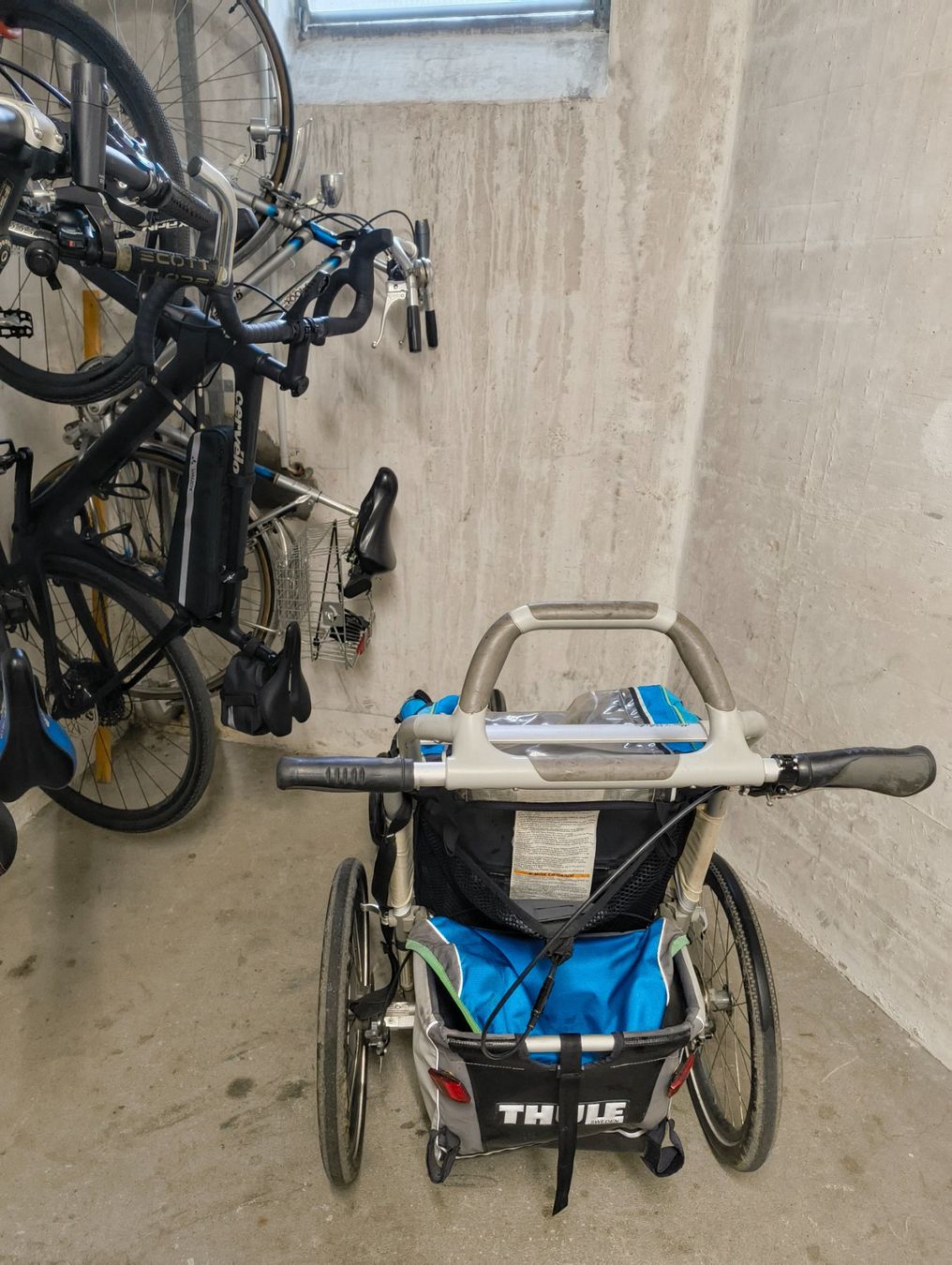Thule Poussette: Thule – D'occasion à Meilen par iig_5mpf 2