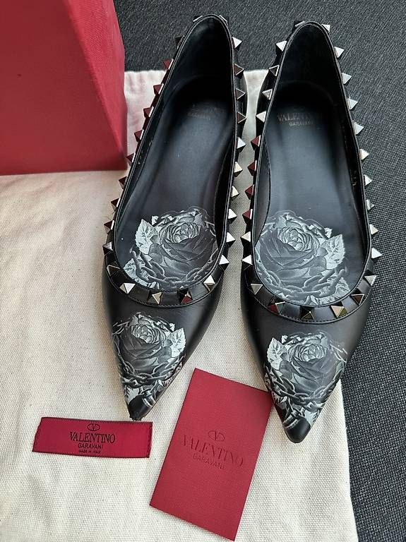 Valentino Scarpe da donna: Valentino Garavani Rockstud Ballerina – Usato da Goldach venduto da tab_njk8