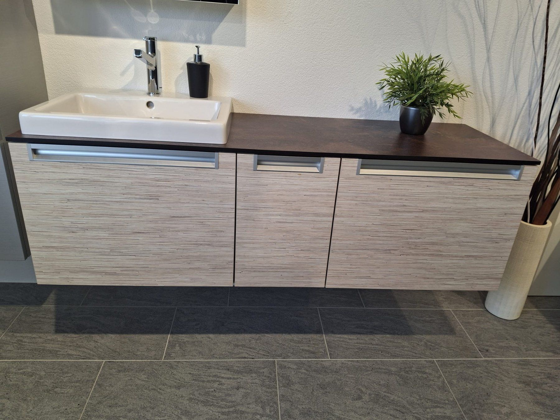 Badezimmermöbel: Badmöbelunterbau mit Becken und Armatur – Neu (gemäss Beschreibung) aus Gränichen von maerki5722 3