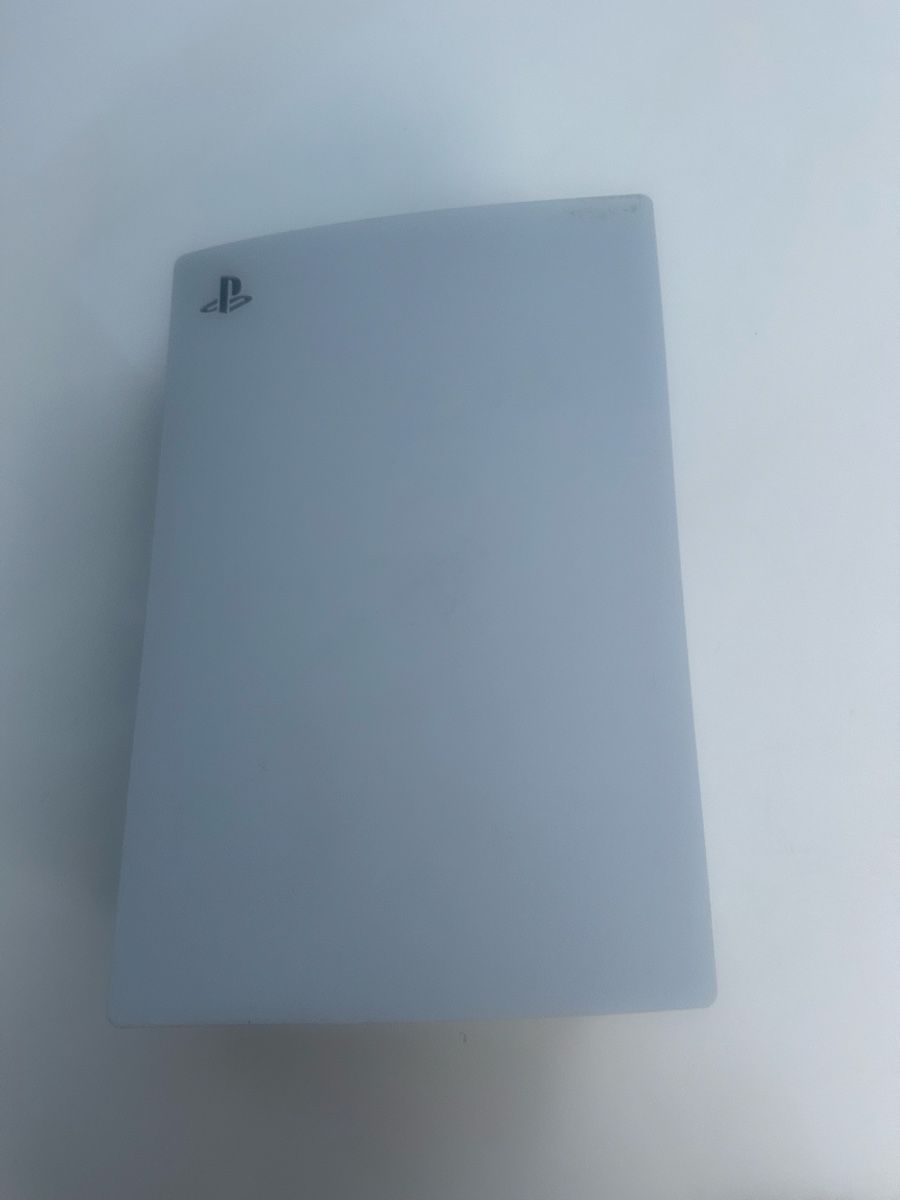Sony Console: PlayStation 5 mit Laufwerk und zwei Controller – Usato da Duggingen venduto da Autofan84