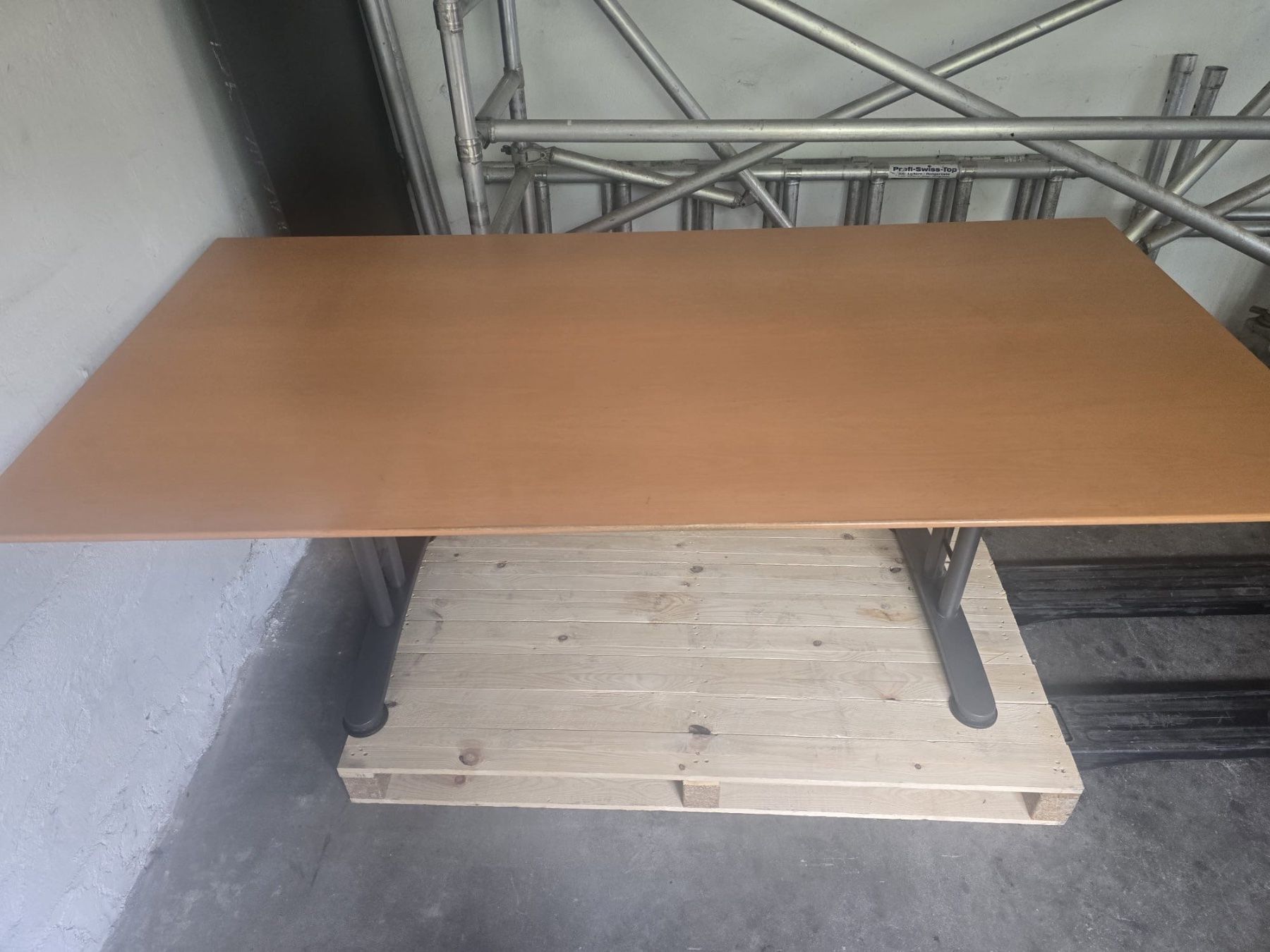 Bureaux: Schreibtisch – D'occasion à Uerkheim par mat_zv6v 1