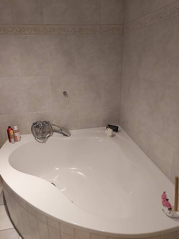 Badewannen: Badewanne Idealstandard – Gebraucht aus Merenschwand von raffi78