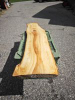 Kirschbaum Holzbrett mit Baumkante / Rinde – Wilde Maserung