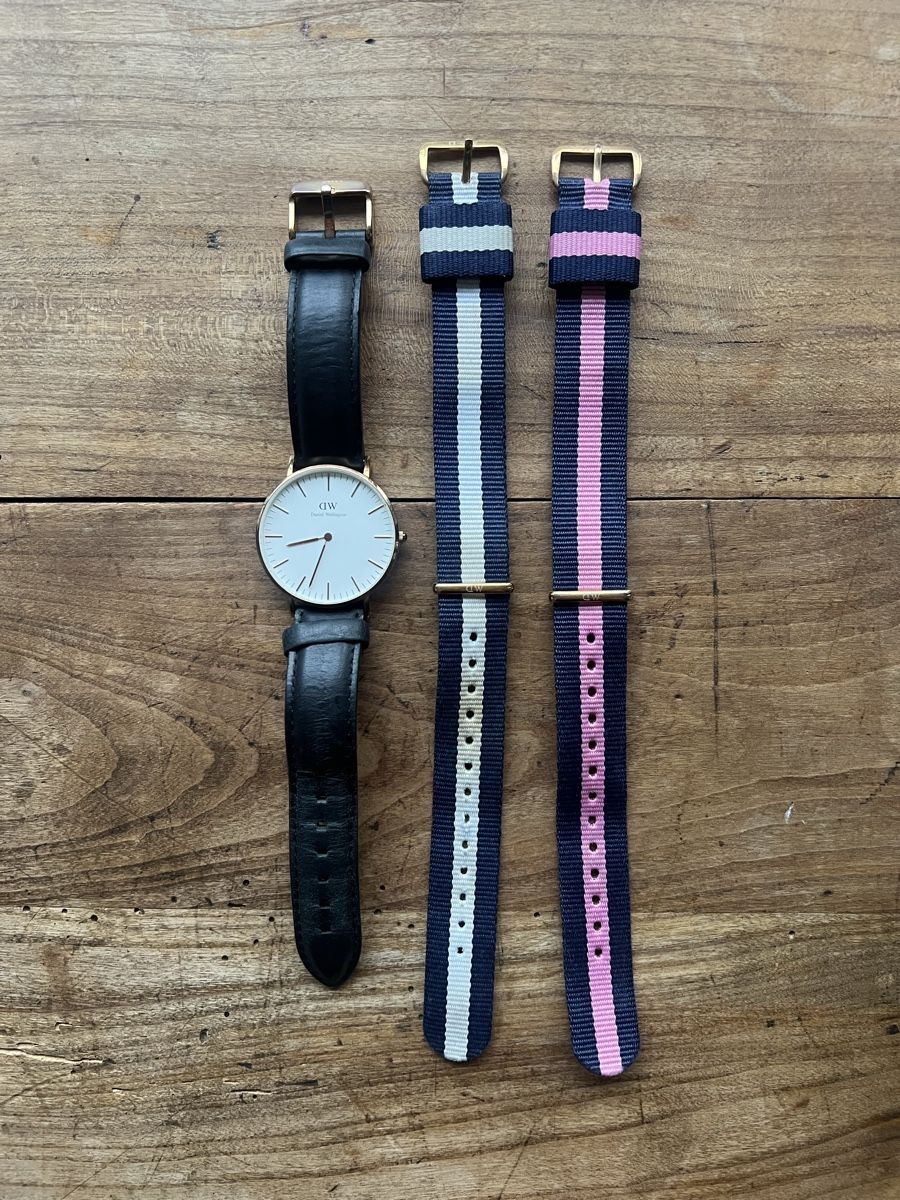 Daniel Wellington Orologi: Daniel Wellington Uhr mit 2 Armbändern  – Usato da Olten venduto da isabelschmid