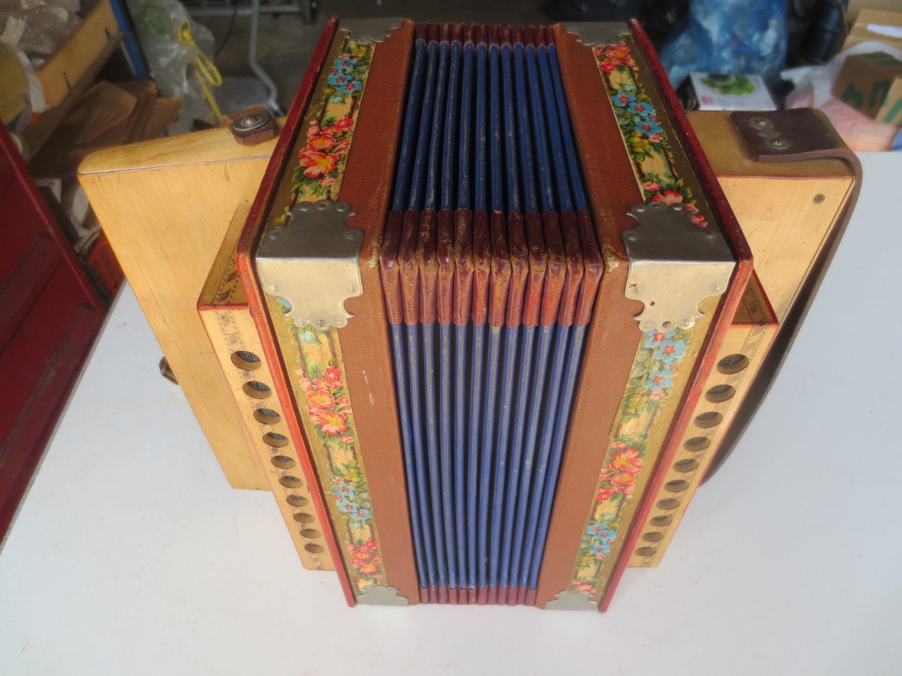 Strumenti musicali: Antike Handharmonika – Usato da Weier im Emmental venduto da waefler03 3