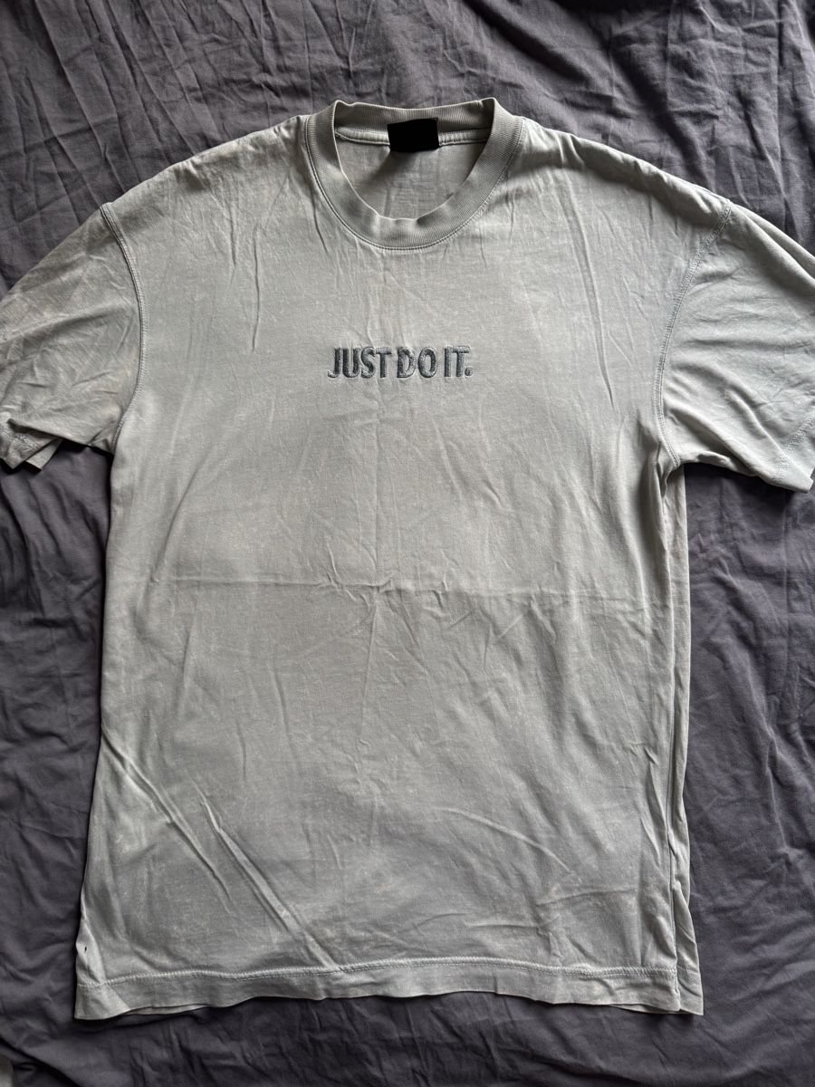 Nike T-shirt: Nike T-Shirt Vintage – Usato da Zürich venduto da yneez