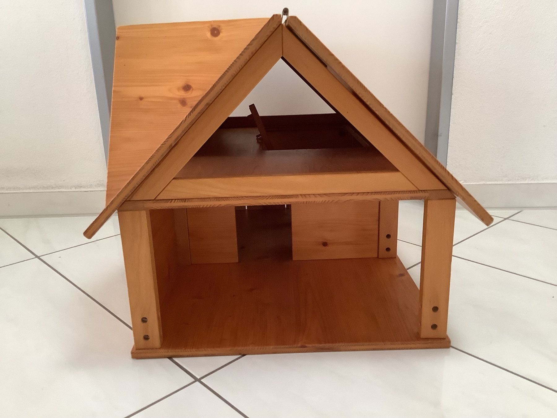 Giocattoli: Holz Stall, robust und liebevoll gebaut – Usato da Uster venduto da yvo_z9xh 3