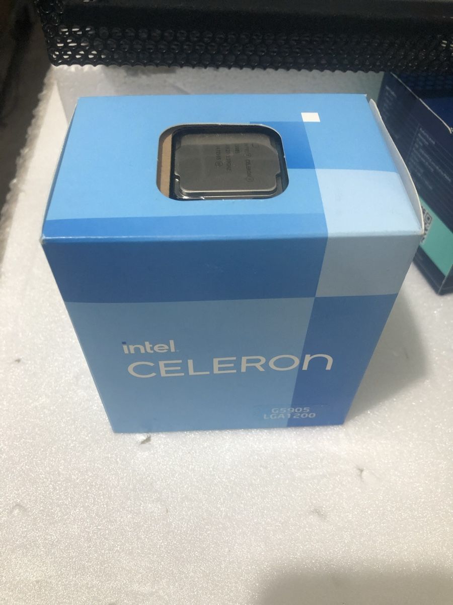 Intel PC: Intel Celeron G5905 LGA1200 CPU - État neuf,&Neu – Nuovo (secondo la descrizione) da Biel-Bienne venduto da alos07 1