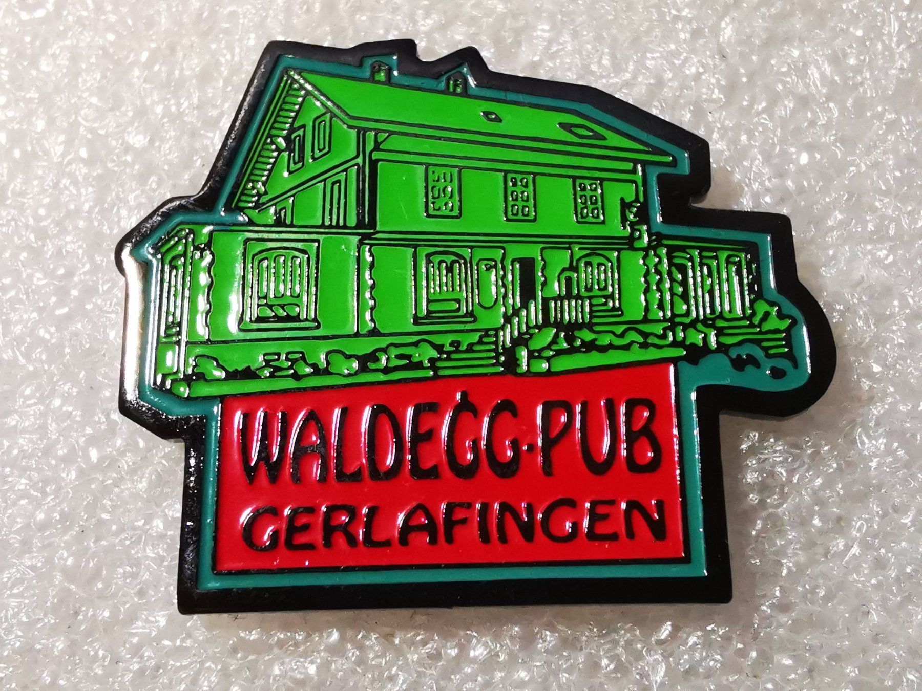 Placchette & Badge: Ansteckpin 14: Waldegg Pub Gerlafingen – Usato da Oppligen venduto da Pin-Fall-Shop