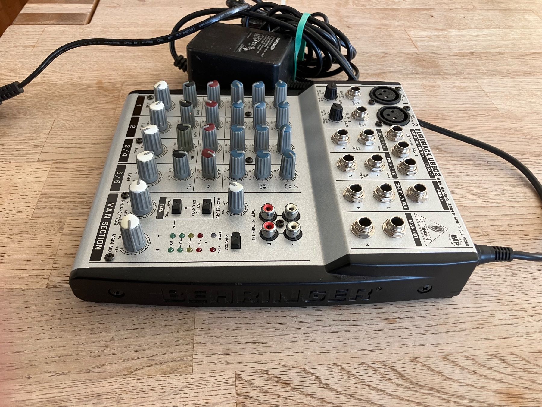 Behringer Console di mixaggio: Mischpult BEHRINGER EURORACK UB802 – Usato da Luterbach venduto da fink4500 1