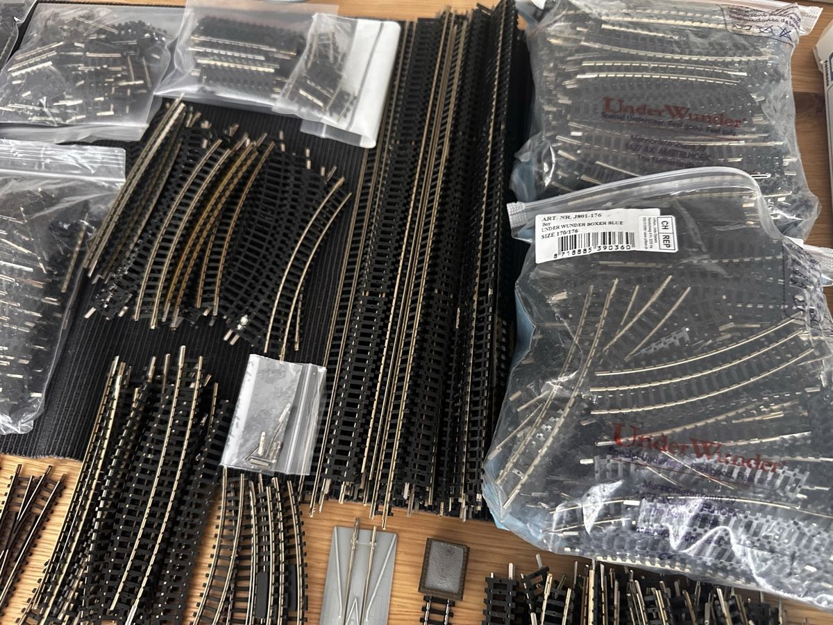 Modellini di ferrovie: MEGA Spur N : Weichen Schienen Posten ab 99.- – Usato da Sennwald venduto da HARO-Import 4