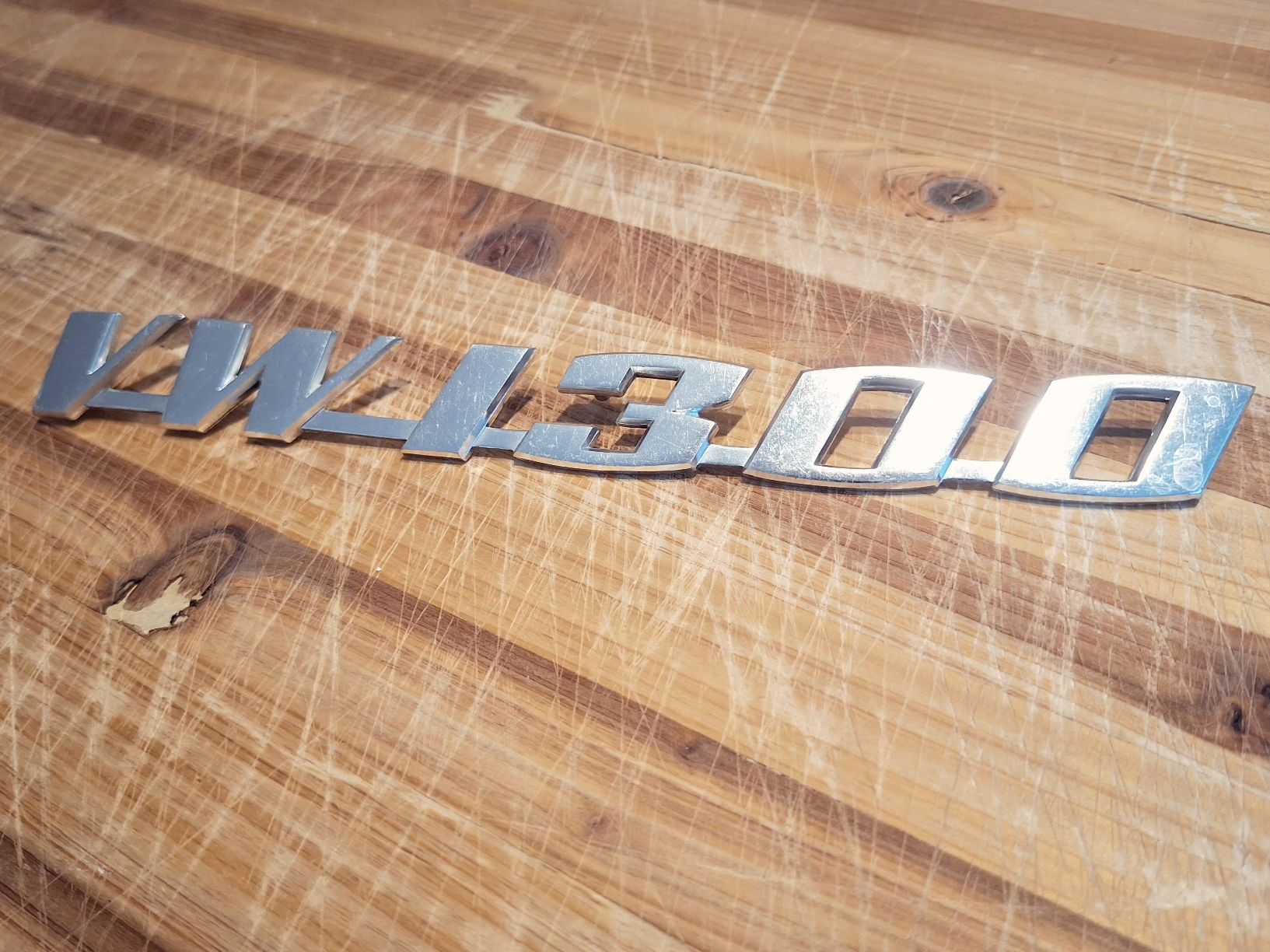 VW Toutes les pièces auto: VW Käfer ,,1300" Emblem – D'occasion à Triesen par BLACKSHEEP75 1