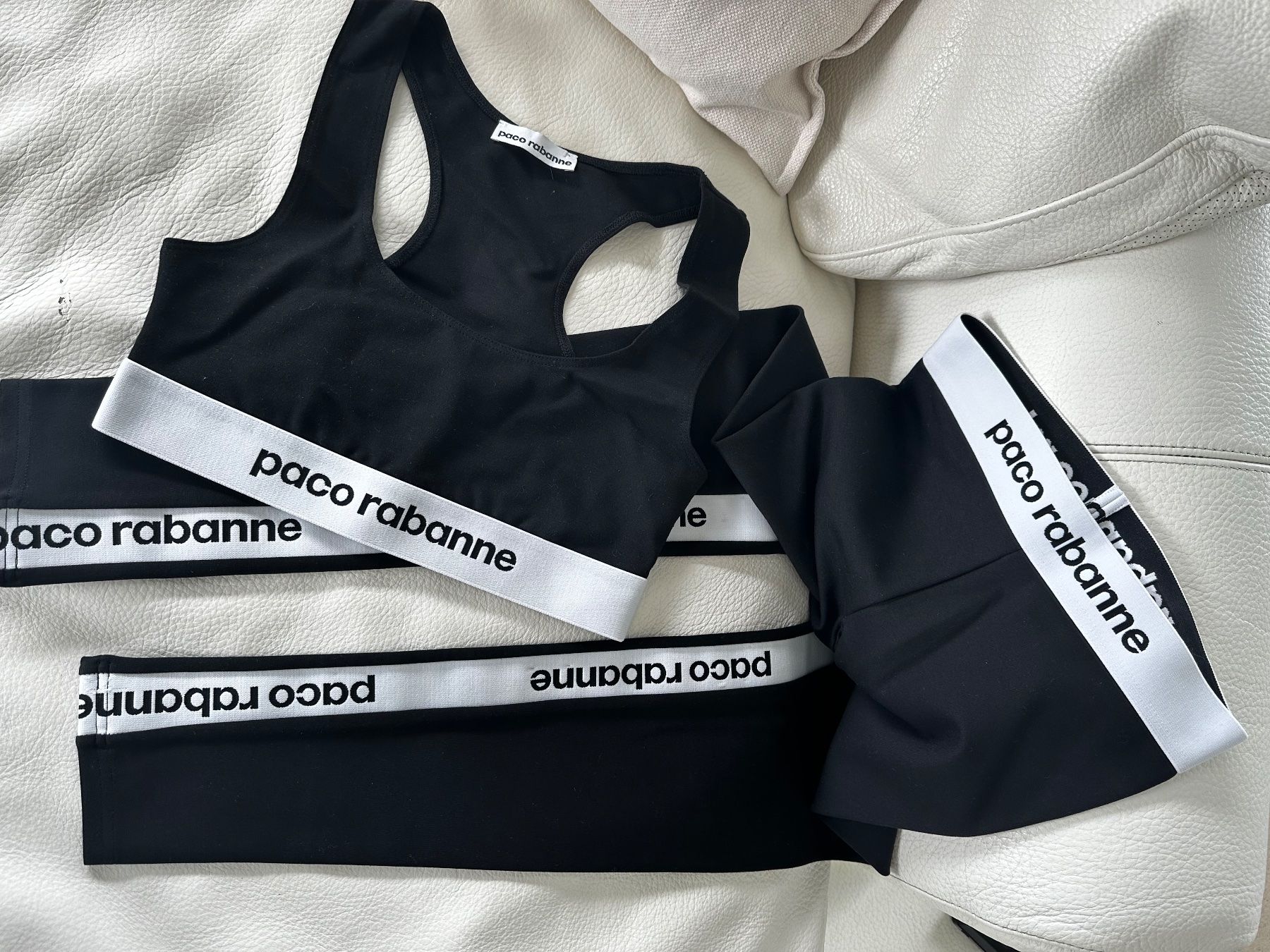 Paco Rabanne Kleiderpakete: Orig. Paco Rabanne set Gr.xs – Gebraucht aus Kloten von Fibbit
