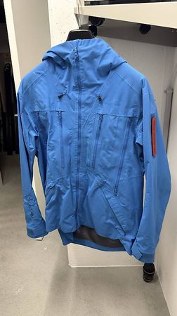 The Mountain Studio GoreTex Pro Jacke