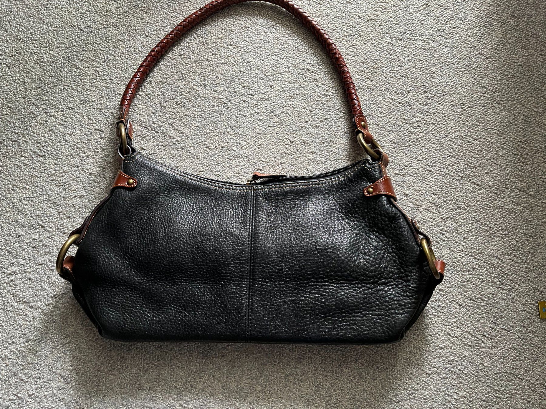 Borse da donna: Schwarze  Ledertasche – Nuovo (secondo la descrizione) da Rekingen AG venduto da Maxim5332G 1