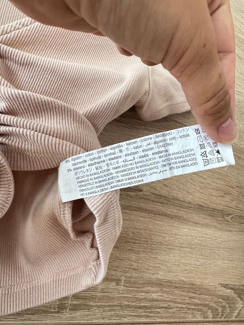 Zara T-Shirts: Crop top beige – Gebraucht aus Montreux von Iza_81199 2