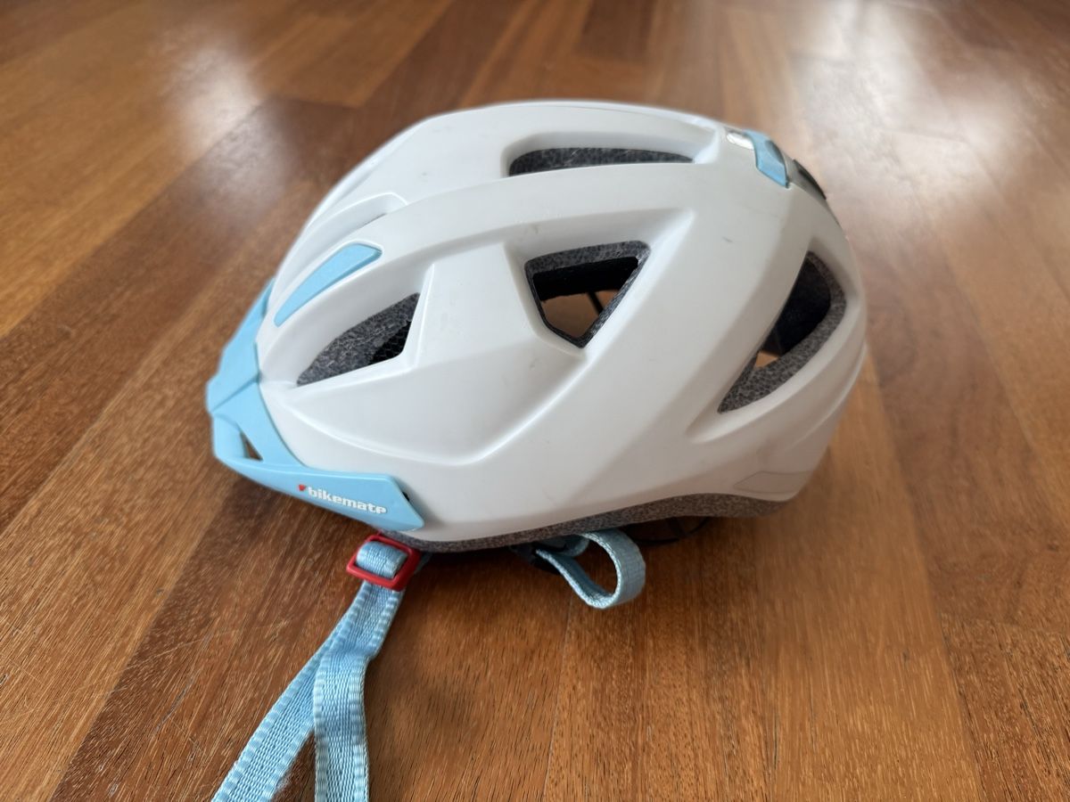 Helme: Fahrradhelm für Kinder – Gebraucht aus Gossau ZH von zh-oberland