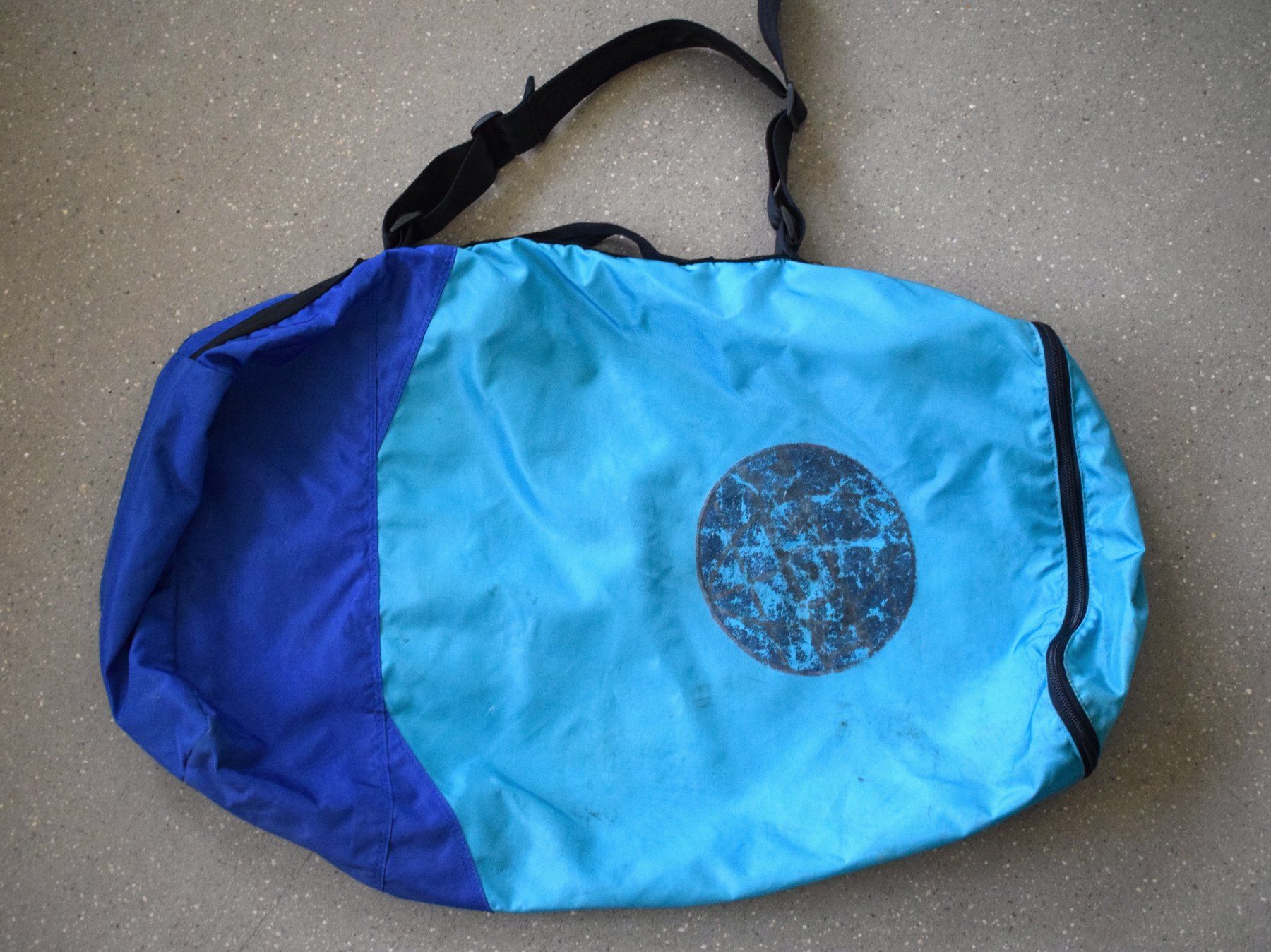 Borse: Gr. Packsack Tasche lang gross mit Reissverschluss – Usato da Dulliken venduto da ichwettichhett