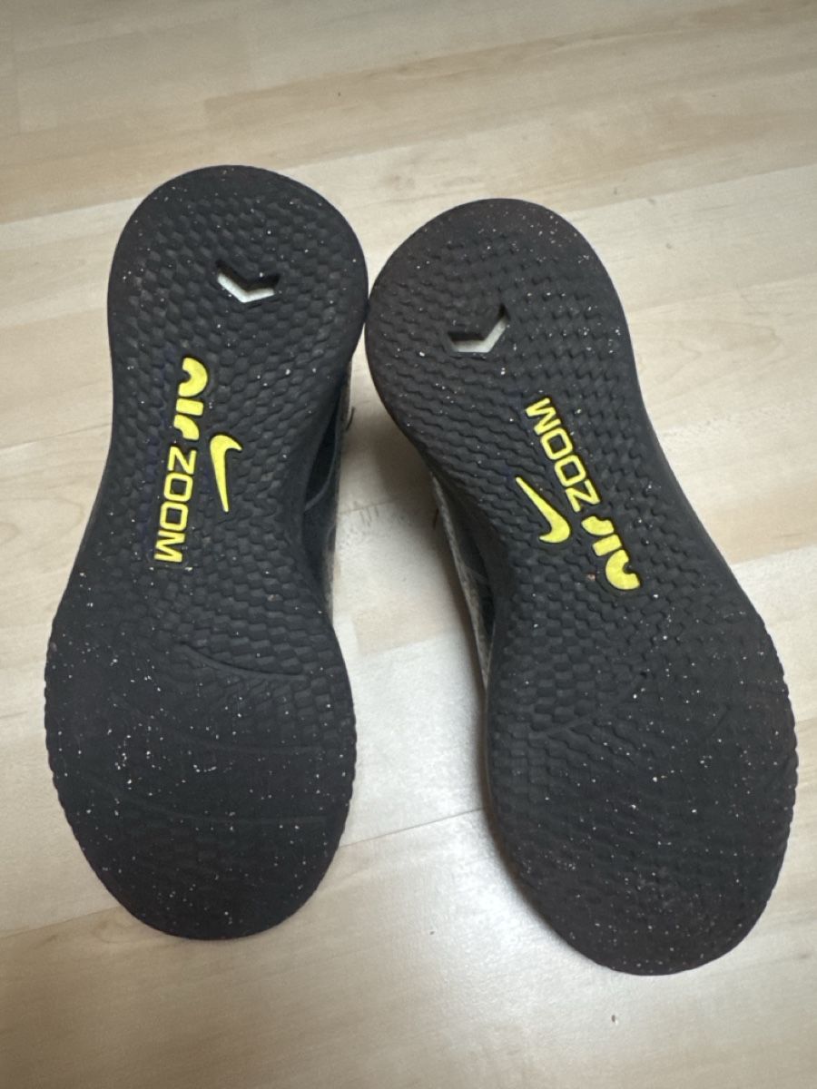 Nike Scarpe da uomo: Fussball Hallenschuh Nike Grösse 37.5 – Usato da Arnegg venduto da bulubulu 1