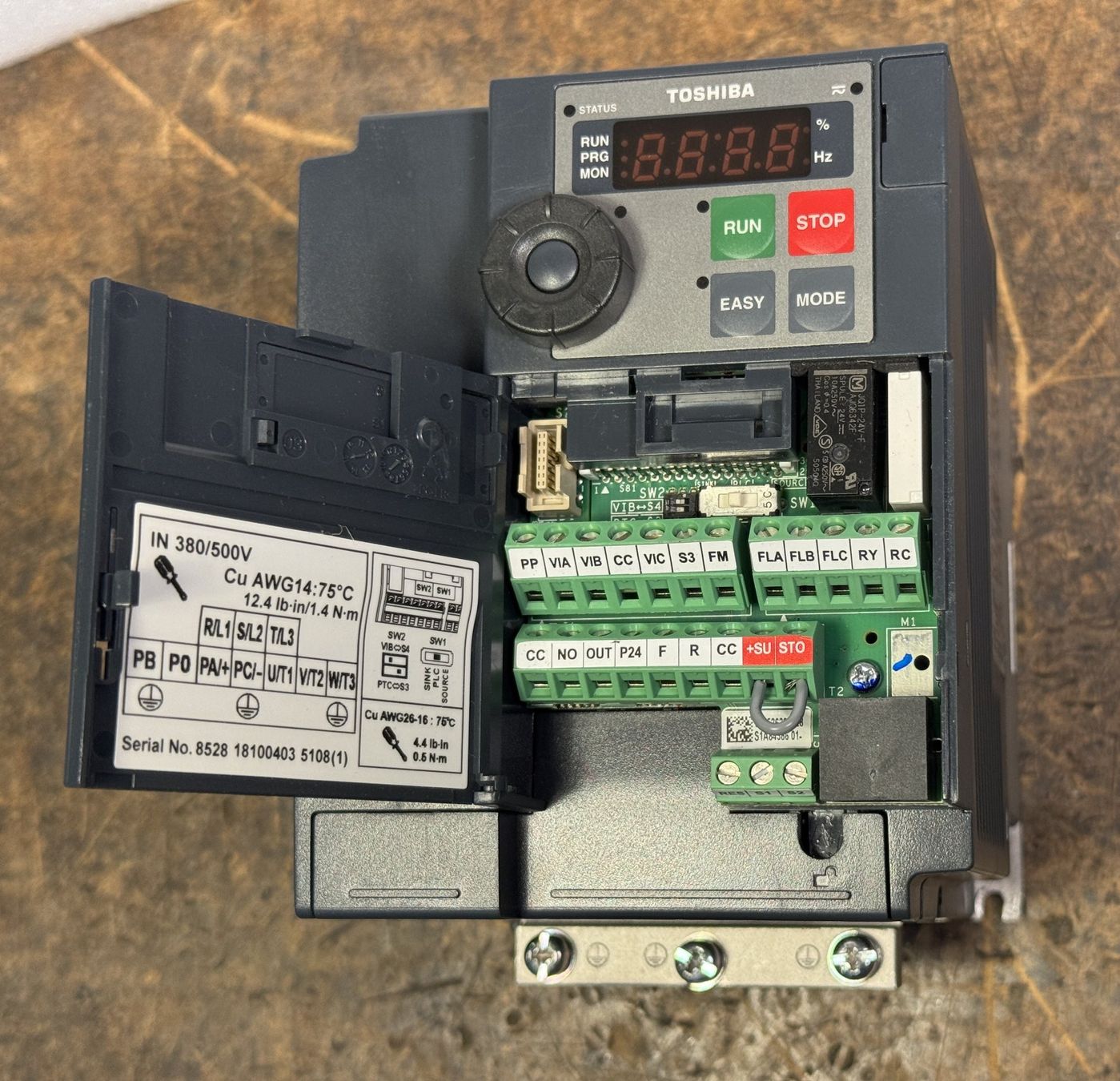 Componenti elettronici: Frequenz Umrichter, Konverter TOSHIBA – Usato da Ins venduto da funkflieger 1