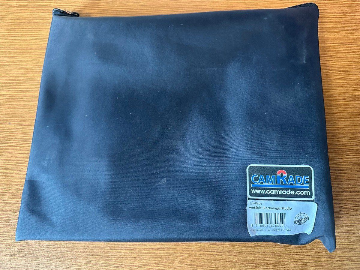 Supporti a parete: Blackmagic 2.5k & 4k Wetsuit Rain Cover Camrade – Usato da Vaduz venduto da mar_5rks 2