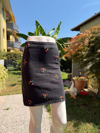 Vintage Jeans Rock mit Blumen - Gr. XS - Vila