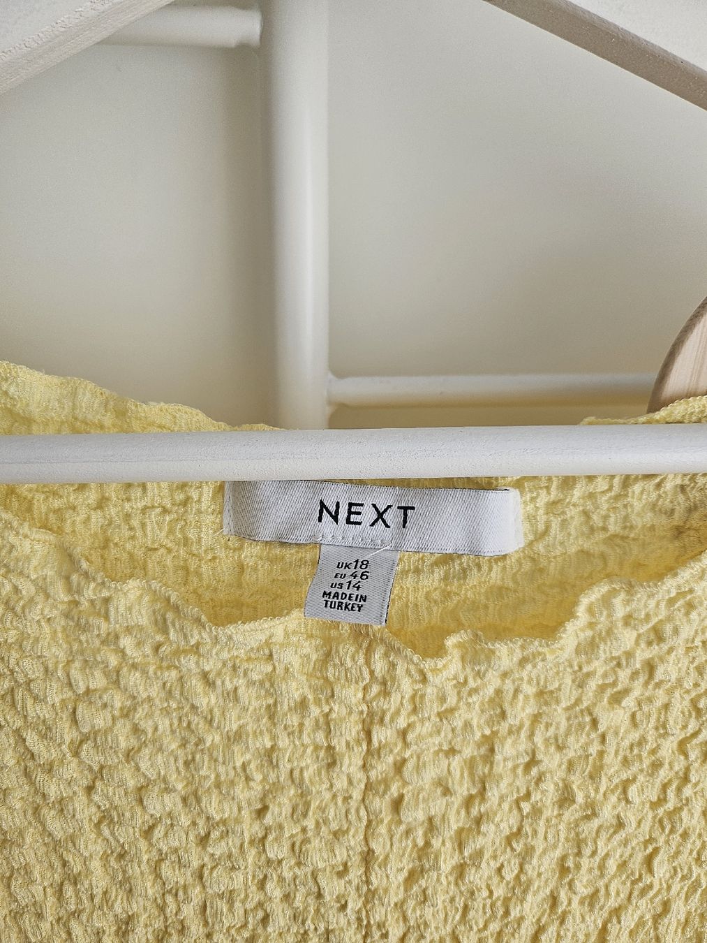 Next Robes: gelbes Kleid von Next gr.46 – D'occasion à Allschwil par na.wi.90 2