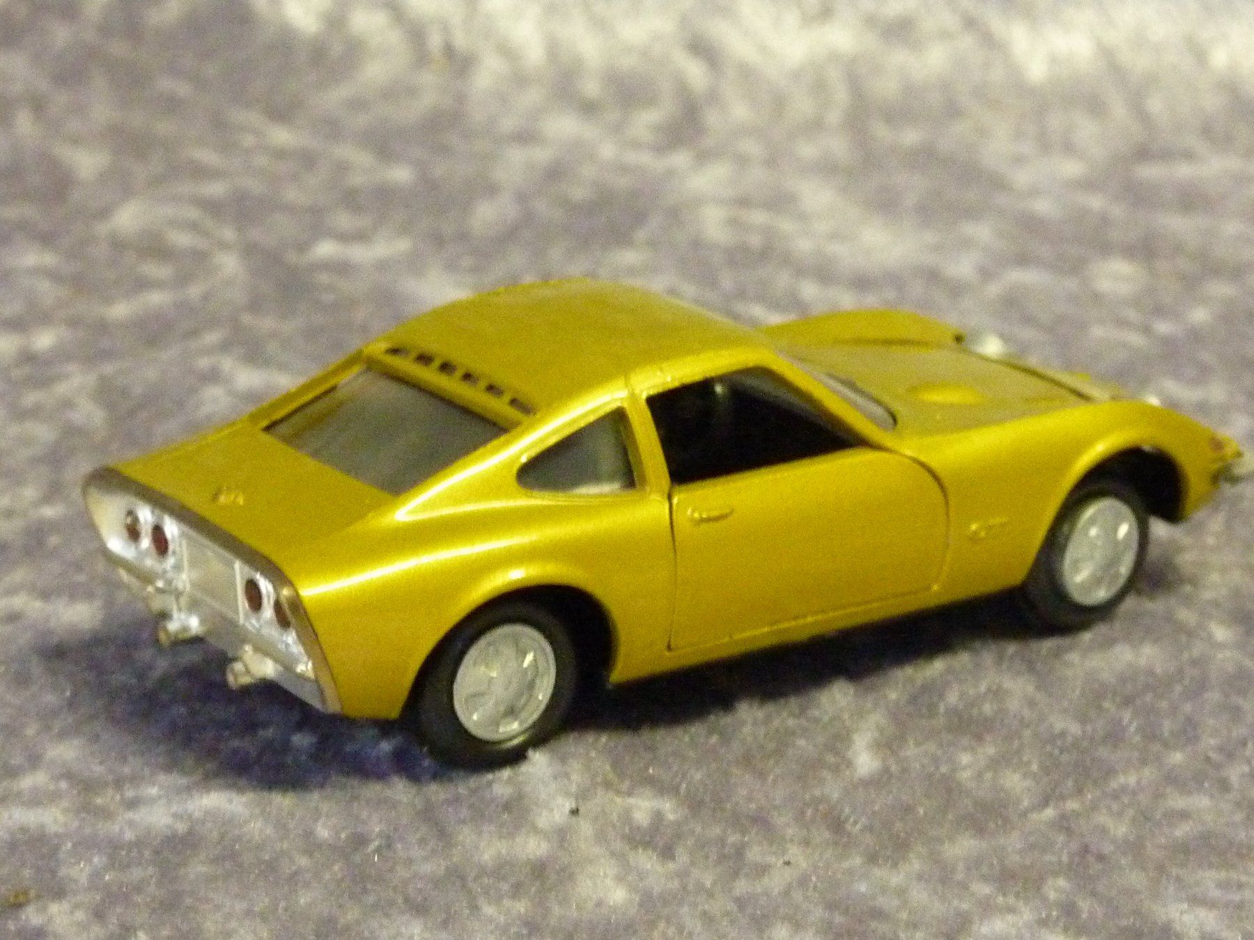 Gama Modellini d'auto: Opel GT 1:43 – Usato da Dürrenäsch venduto da modellautos4you 6