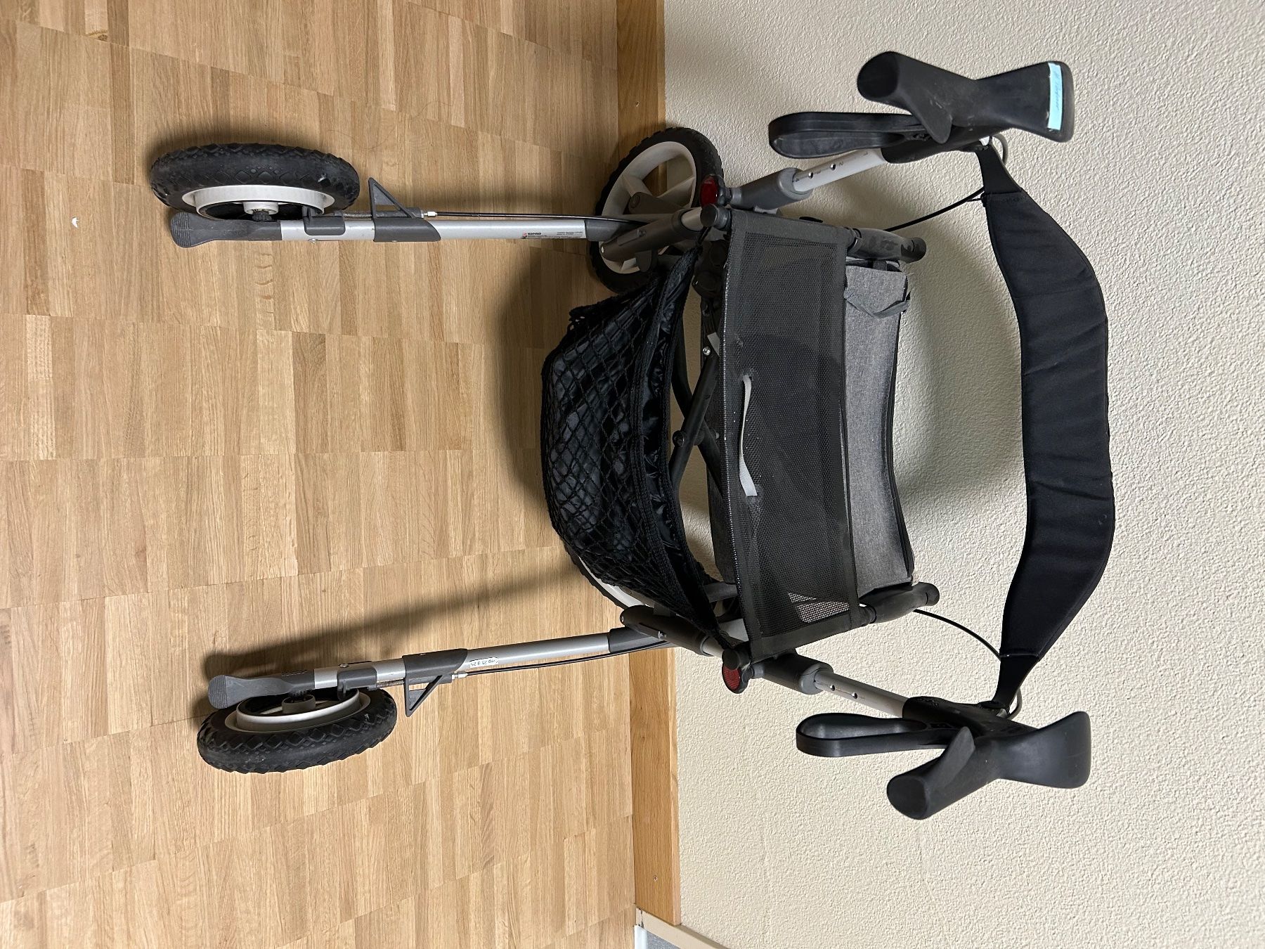 Aides à la marche: Rollator – D'occasion à Bannwil par mon_sx6q 1