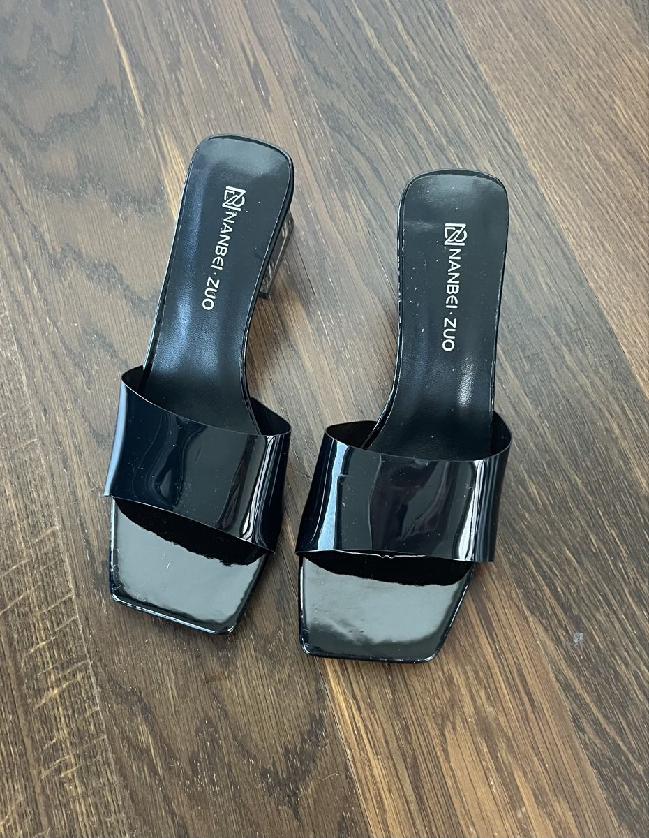 Scarpe da donna: Hübsche PVC-Sandalen – Nuovo (secondo la descrizione) da Zürich venduto da madameshopping