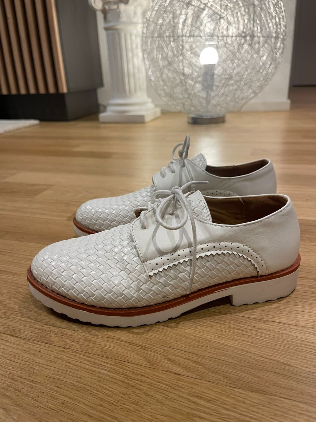 Scarpe da donna: Weisse Schnüschuhe Gr. 36 – Usato da Rheineck venduto da FGeissler 4