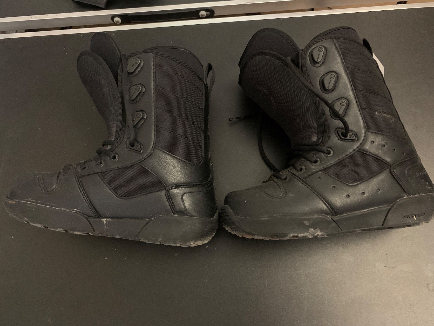 Snowboard Nitro Scarpe da uomo: Snowboard Schuhe Nitro Gr. 38 2/3 – Usato da Oberweningen venduto da Bumblebee2 1