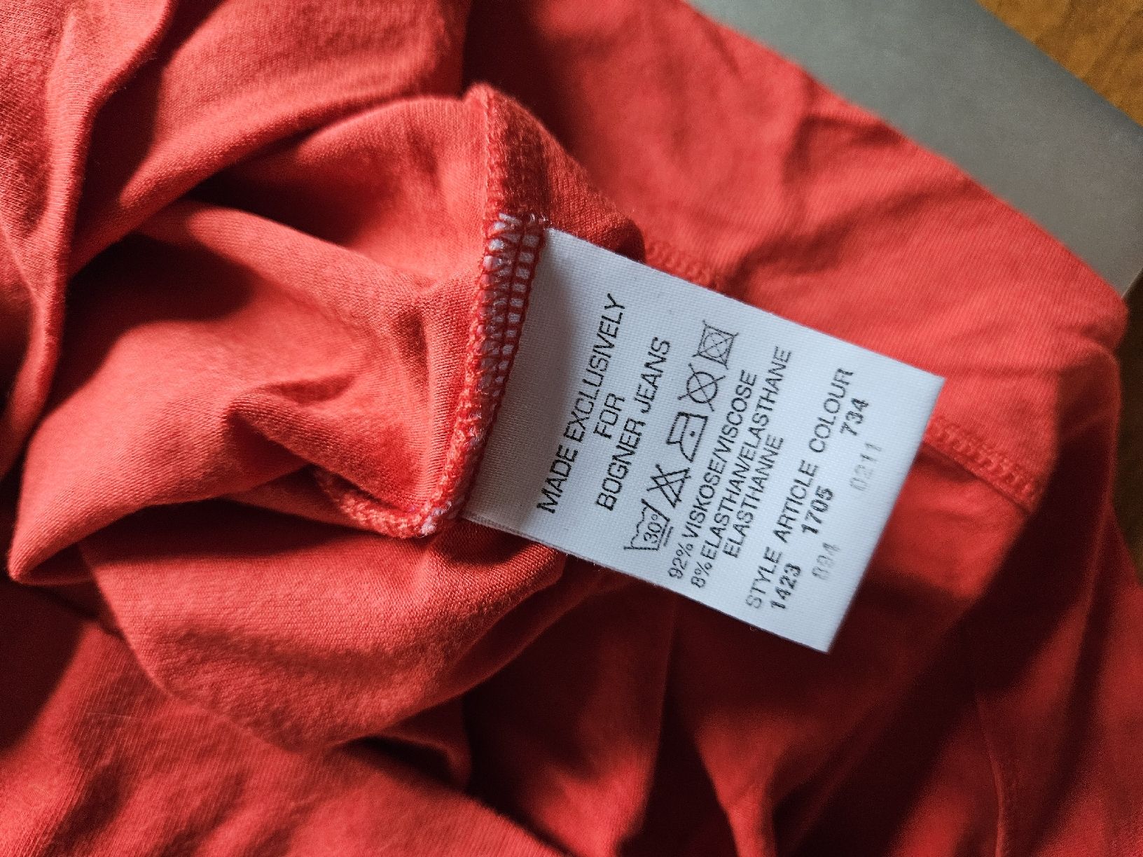 Bogner T-shirt: Rotes Bogner Jeans T-Shirt Gr. M – Usato da Eschenbach SG venduto da MarThu 1