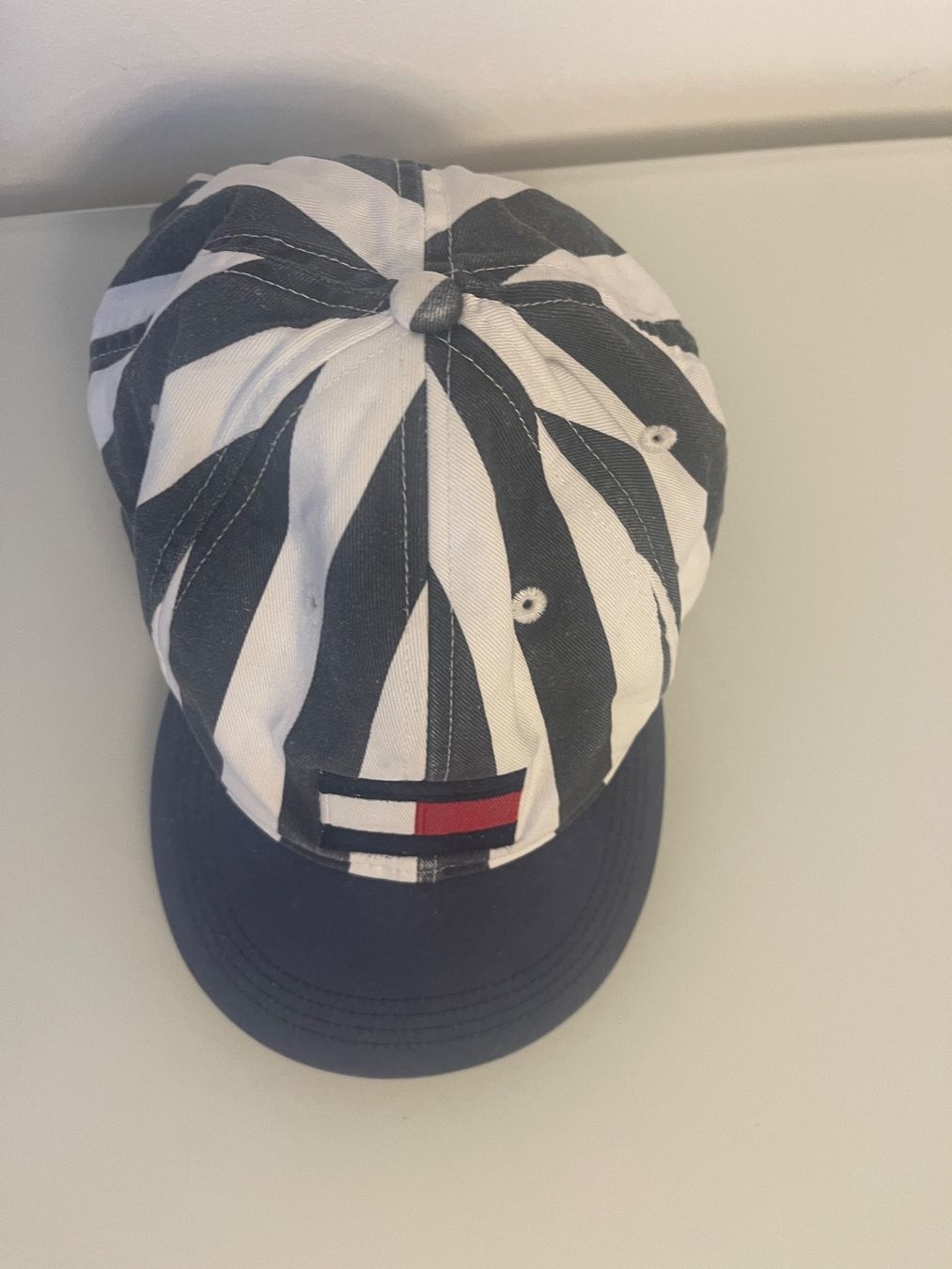 Tommy Hilfiger Altro in  Abbigliamento & Accessori: Tommy HILFIGER Sonnencape – Usato da Basel venduto da Derian01