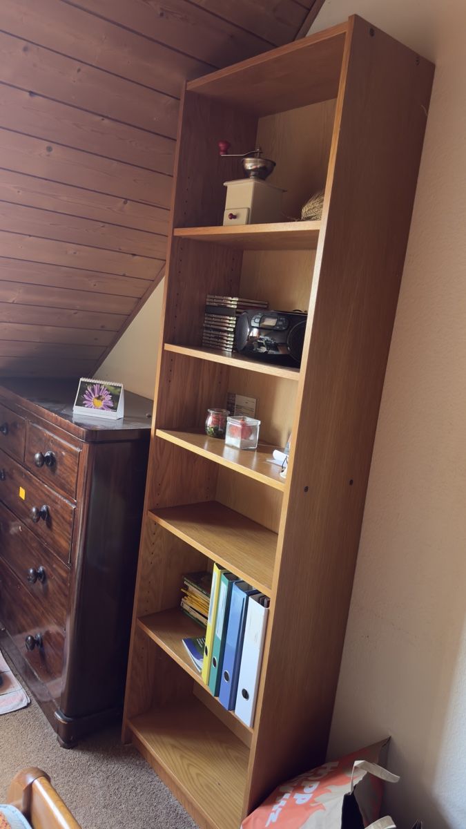 Scaffali: Bücherregal Holz 5 Fächer – Usato da Freienbach venduto da ArjanaB.