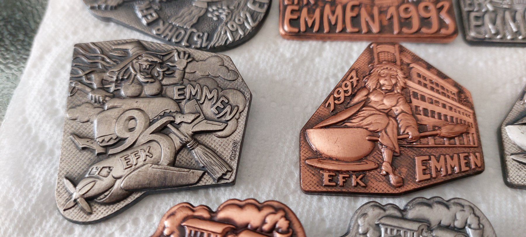 Placchette & Badge: Fasnachtsplaketten Emmen LU (21) – Nuovo (secondo la descrizione) da Rotkreuz venduto da JustForSale 3