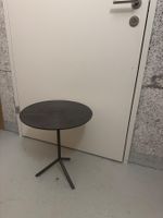 Schwarzer Beistell-Tisch