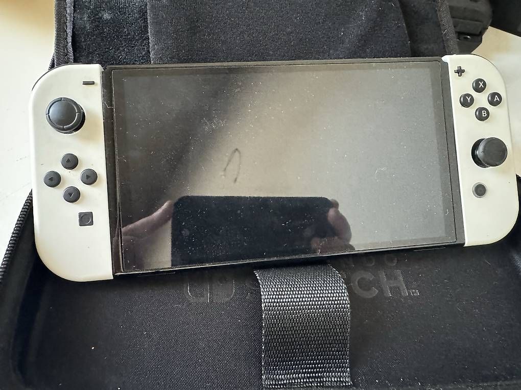 Konsolen: Nintendo Switch OLED Inkl. Tasche – Gebraucht aus Müllheim Dorf von Rani97 1