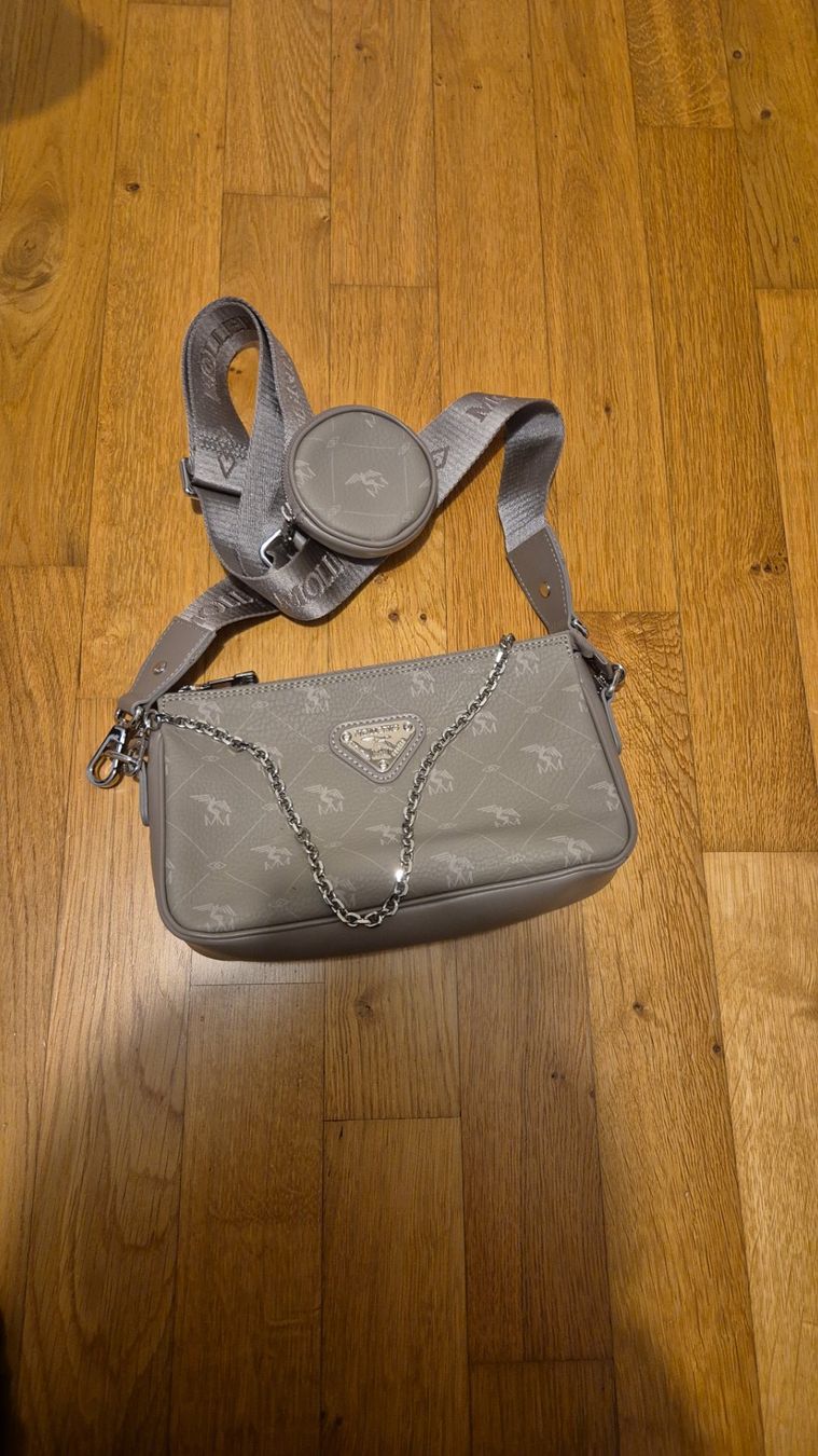 Maison Mollerus Borse da donna: Graue Mollerus Umhängetasche mit Kette – Nuovo (secondo la descrizione) da St. Gallen venduto da suz_l6zz
