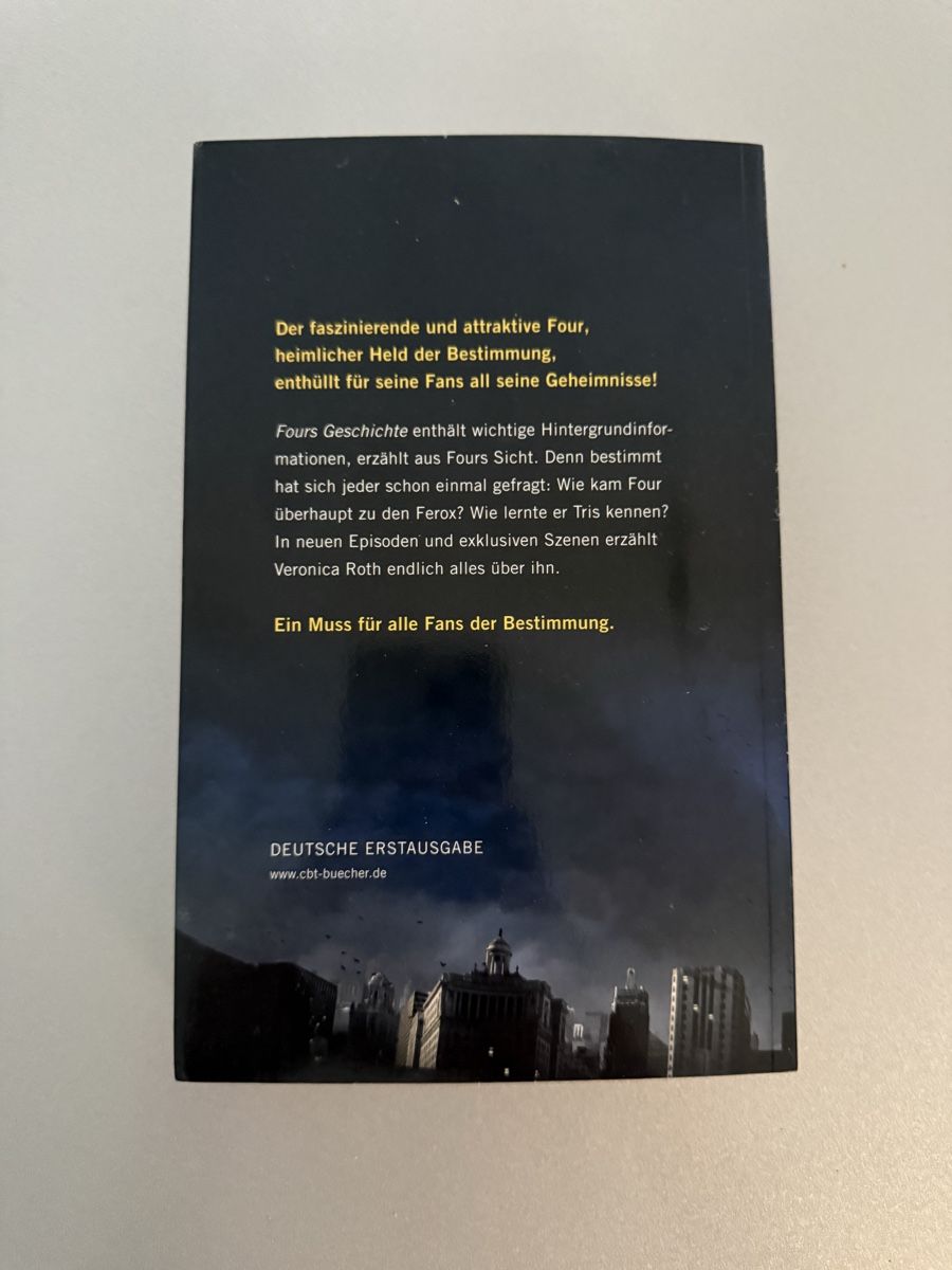 Libri: Die Bestimmung, Veronica Roth, Fours Geschichte – Nuovo (secondo la descrizione) da Spreitenbach venduto da Sesil 1
