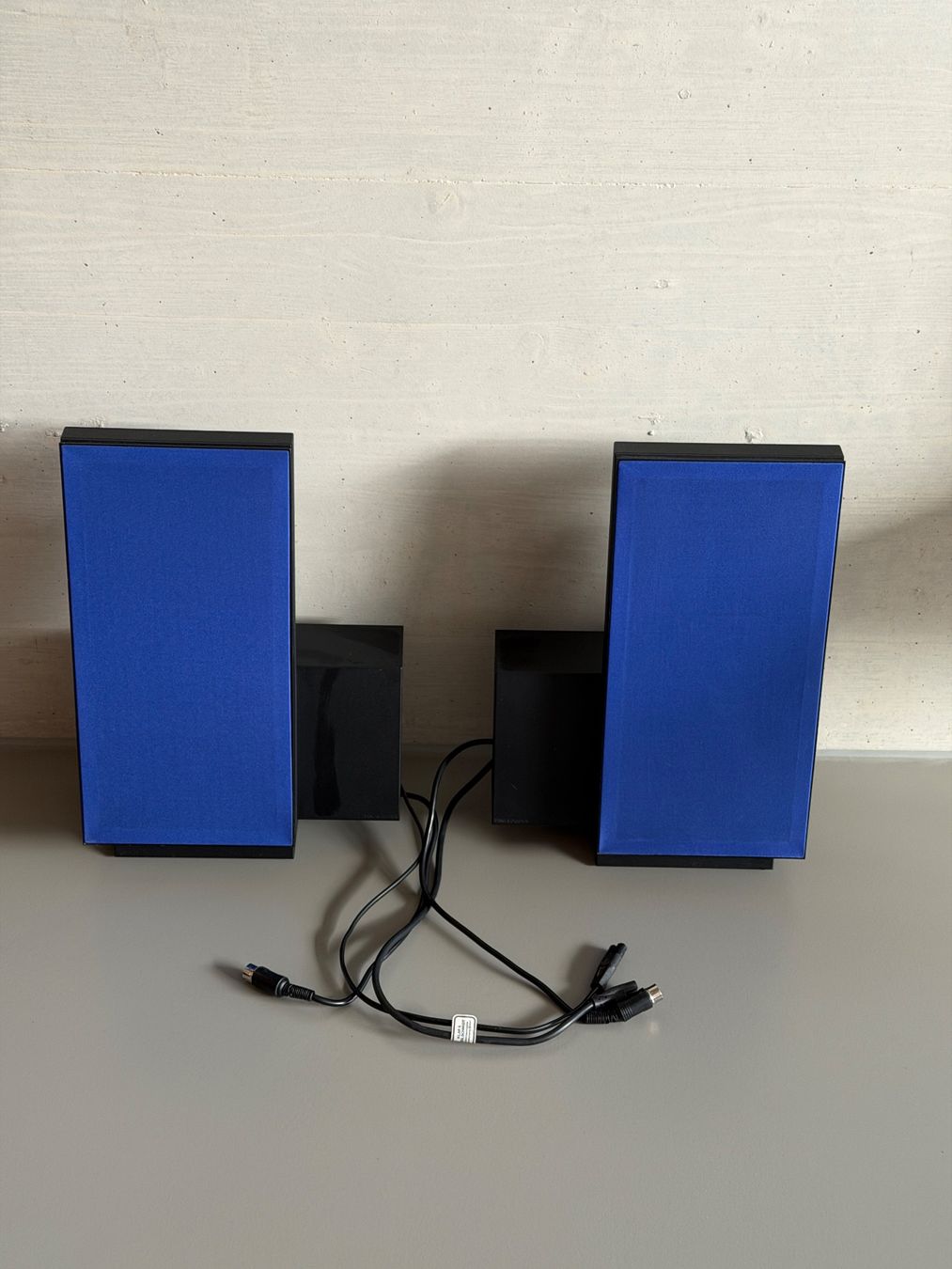 Bang & Olufsen Casse acustiche: Beosound 3000 speakers Bang Olufsen Ouverture + support – Usato da Gockhausen venduto da jdu_hzd2