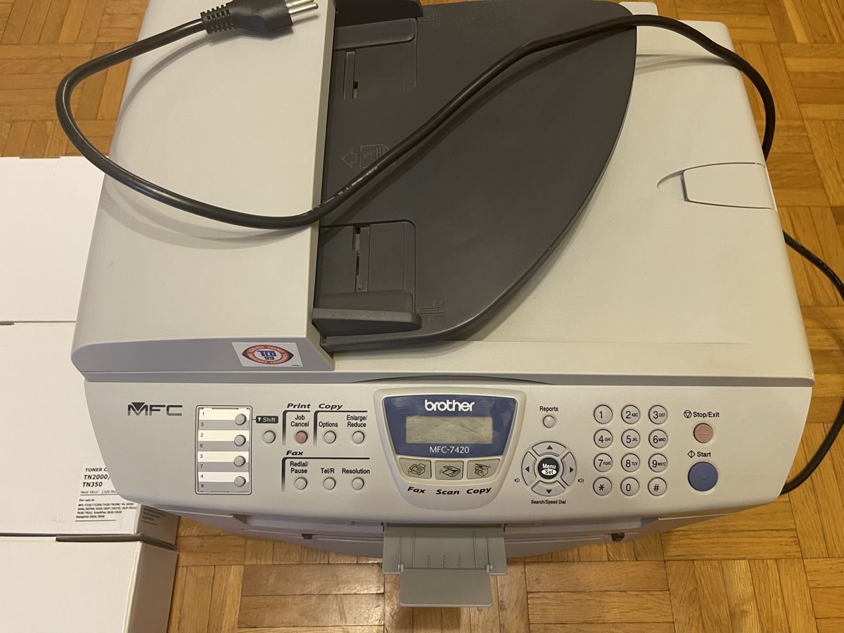 Brother Drucker: Brother Multifunktionsdrucker inkl. 3x Tonerkassetten – Gebraucht aus Zürich von hus_qz9f