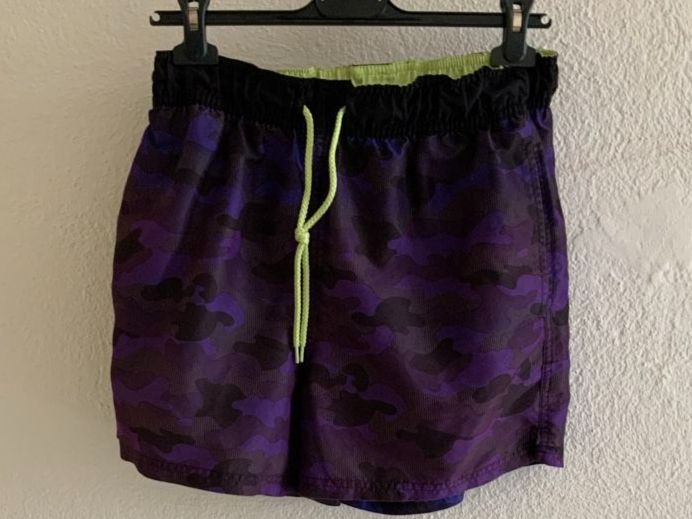 Costumi da bagno: Badehose Crivit Tarnmuster Lila Grösse 158/164 – Usato da Wallisellen venduto da ASZT