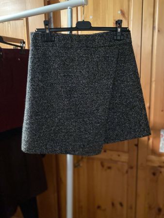 Jupe chinee noire-blanc asymétrique 