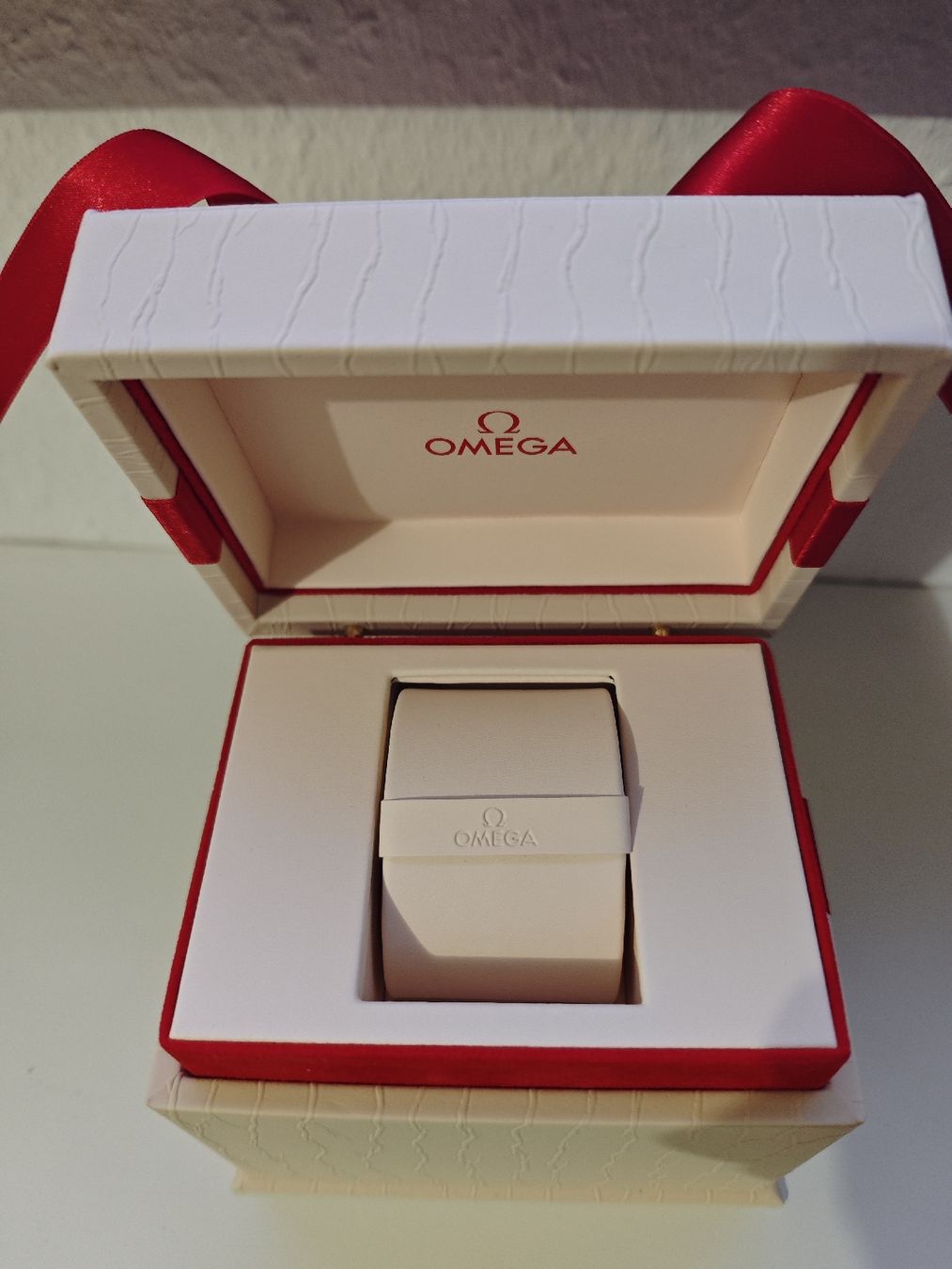 Omega Boîtes de montres: Omega original watch box – Neuf (Voir description) à Meyrin par Muchacho7 1
