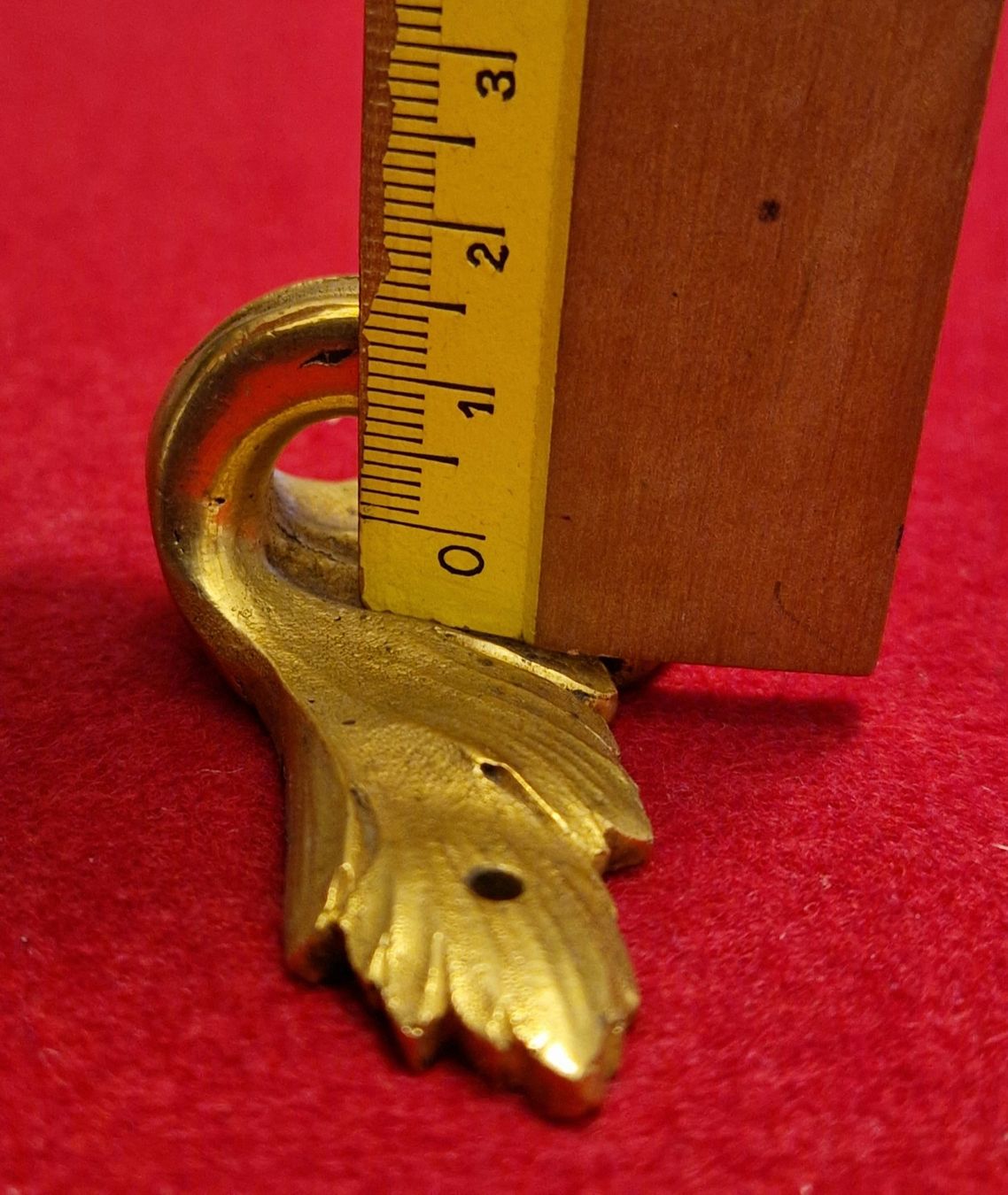 Ferramenta: 2 vintage Messinghaken Form von Blätter oder Flügel? – Usato da Zürich venduto da silver-team 7