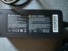 Original Xiaomi Mi Scooter Ladegerät 42V 1.7A