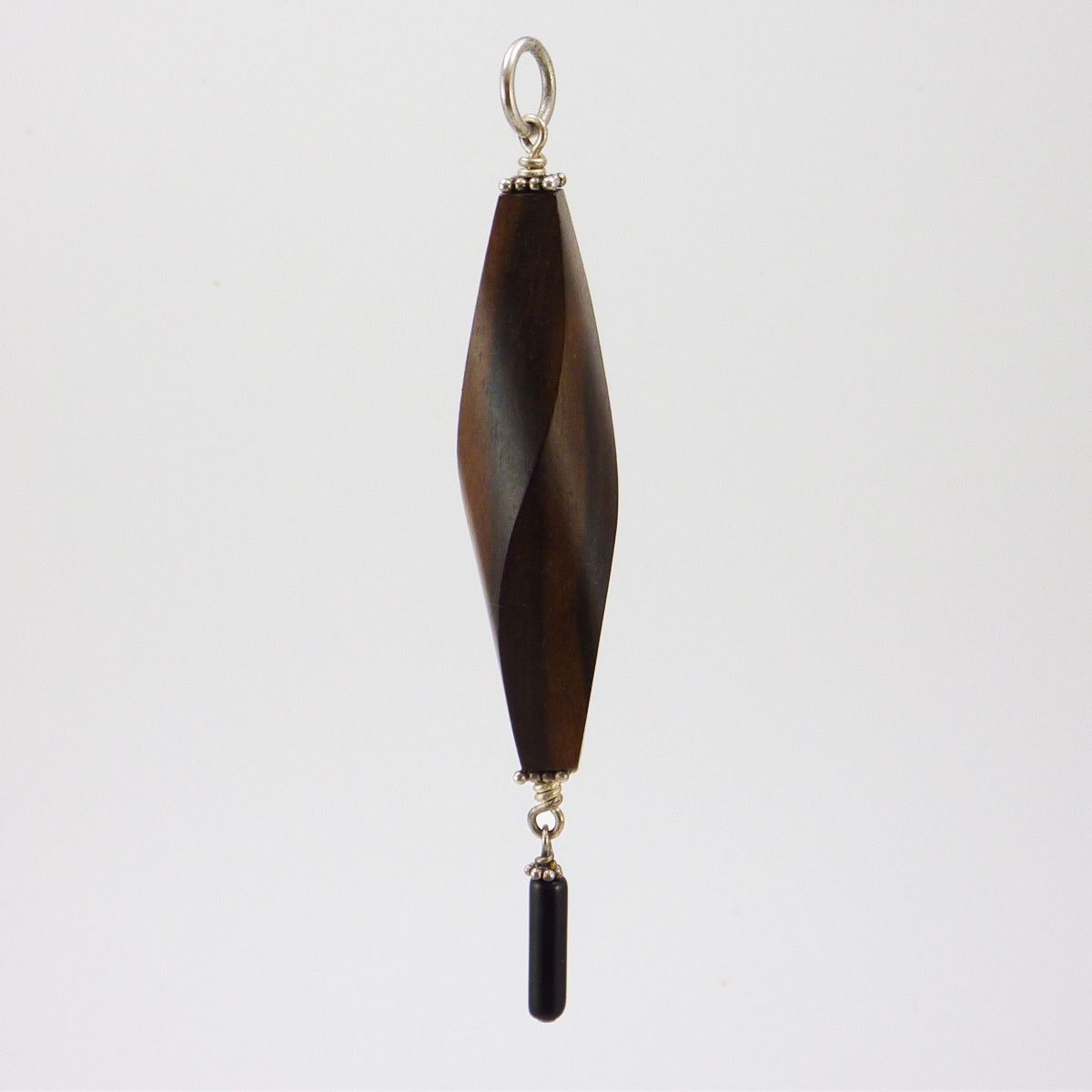 Anhänger: Schmuckanhänger aus dunklem Hartholz mit Onyx 10cm – Neu und originalverpackt aus Meilen von GypsyCat